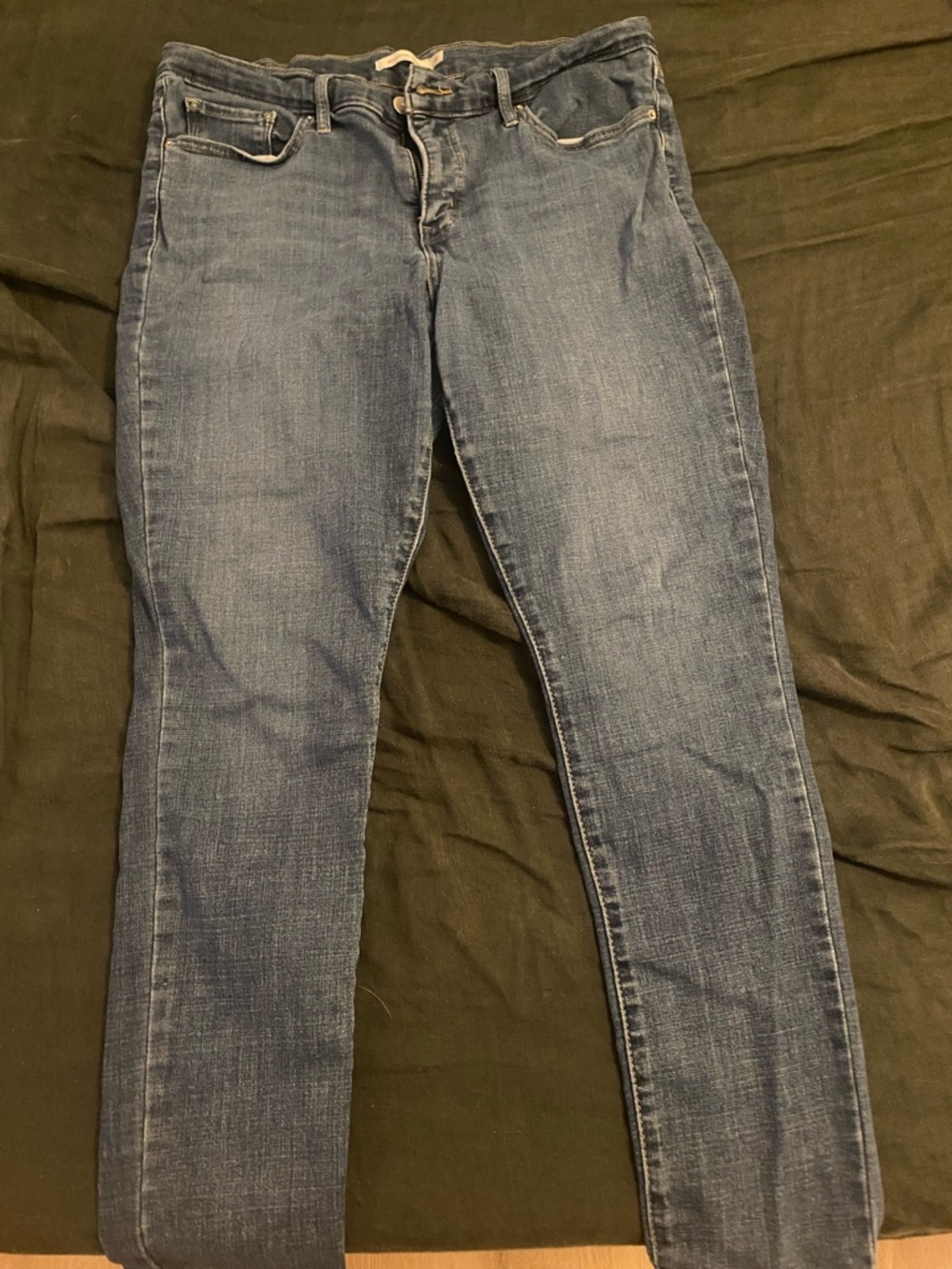 Levi's 311 size 32 Women's Shaping Skinny Jeans in Faded Blue Denim